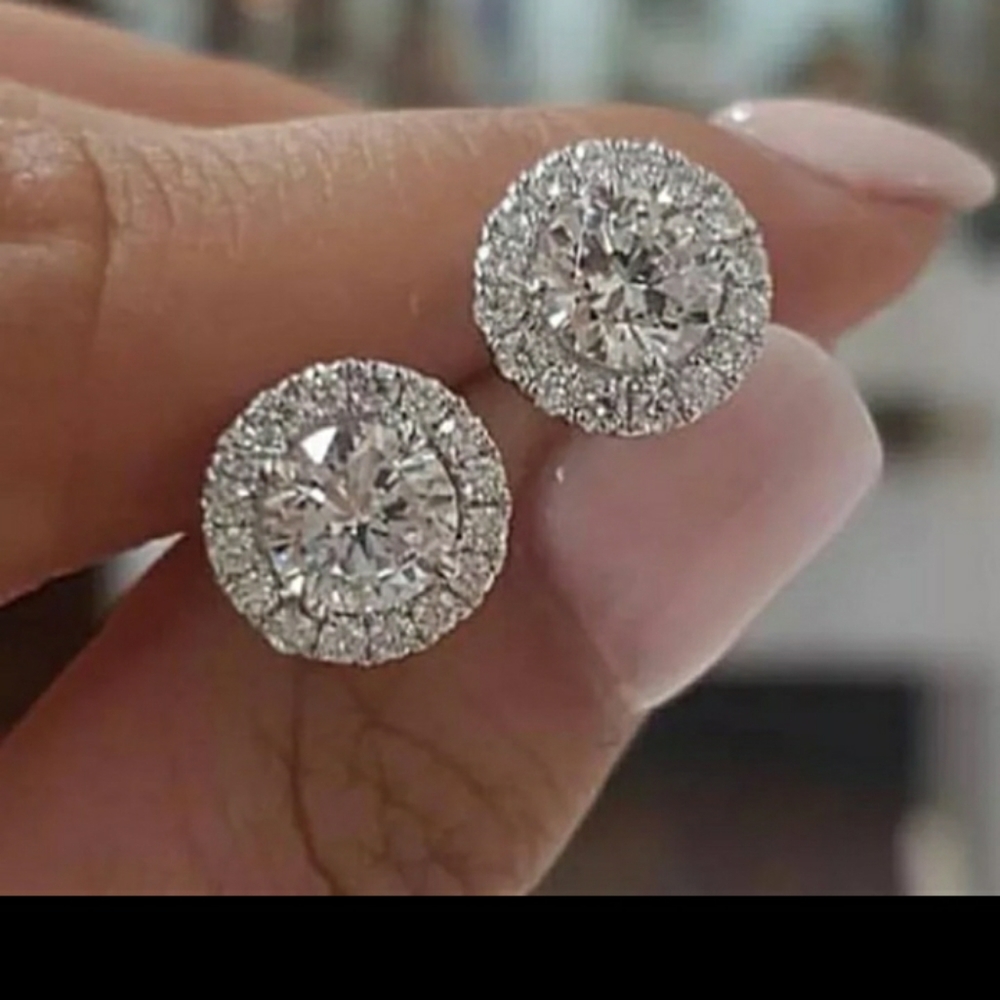 18K White GoldF White Sapphire Halo Earring